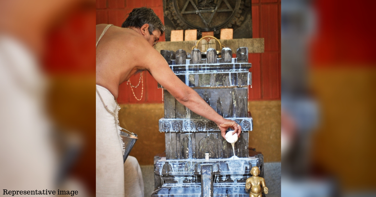 Bengaluru Temple Finds ‘Refreshing’ Way to Prevent Milk Offerings from Being Wasted!