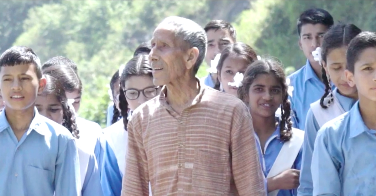 This 79-YO Unsung Hero Has Been Fighting To Save Uttarakhand’s Trees for 40+ Years!