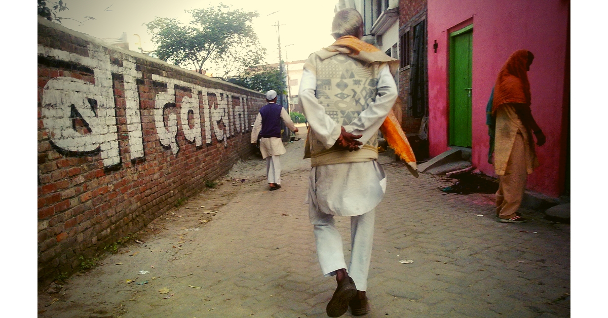 84-YO Man Teaches For Free in UP School, Shows One is Never Too Old to Do Good!