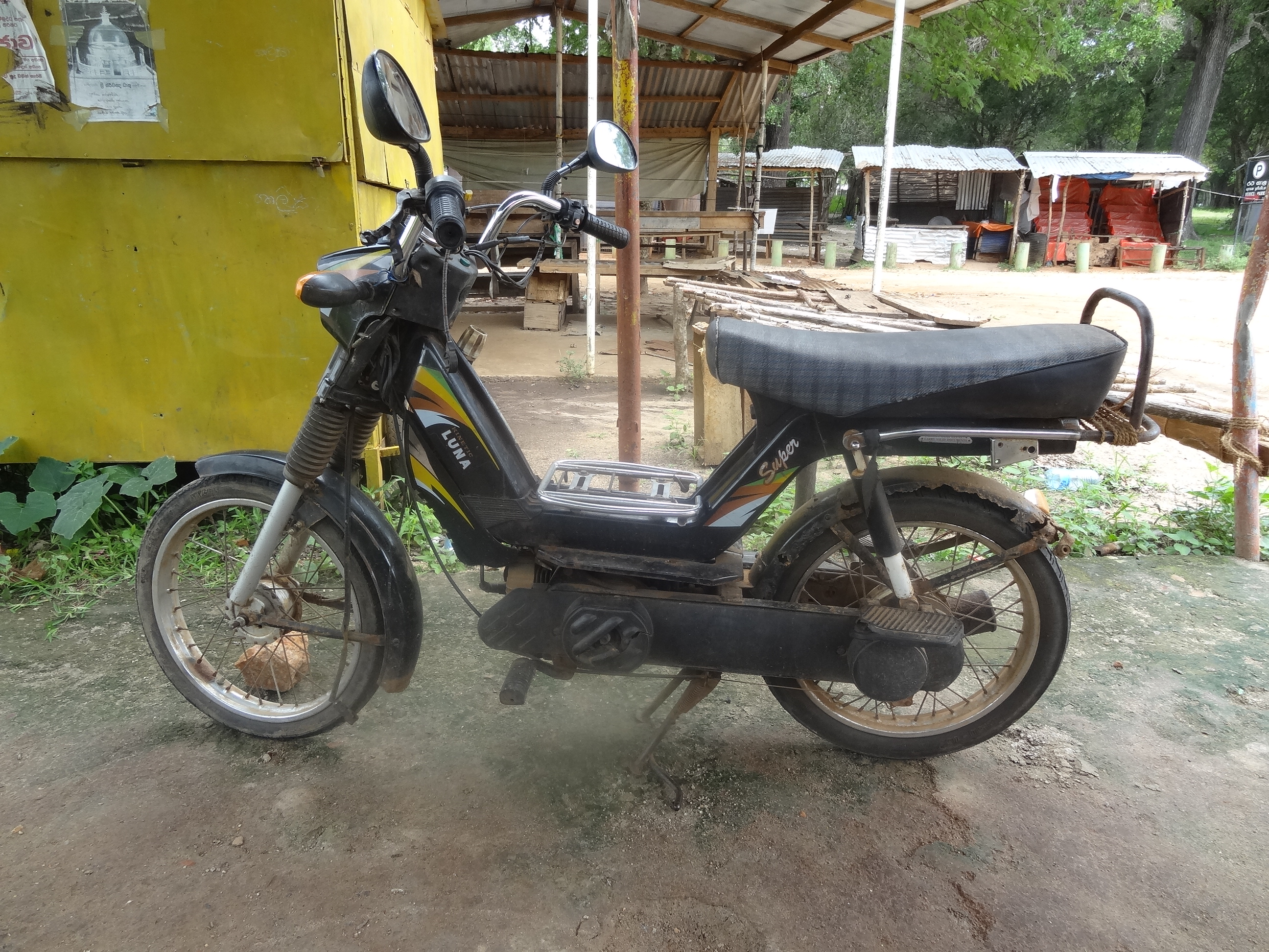 Bajaj luna bike discount price