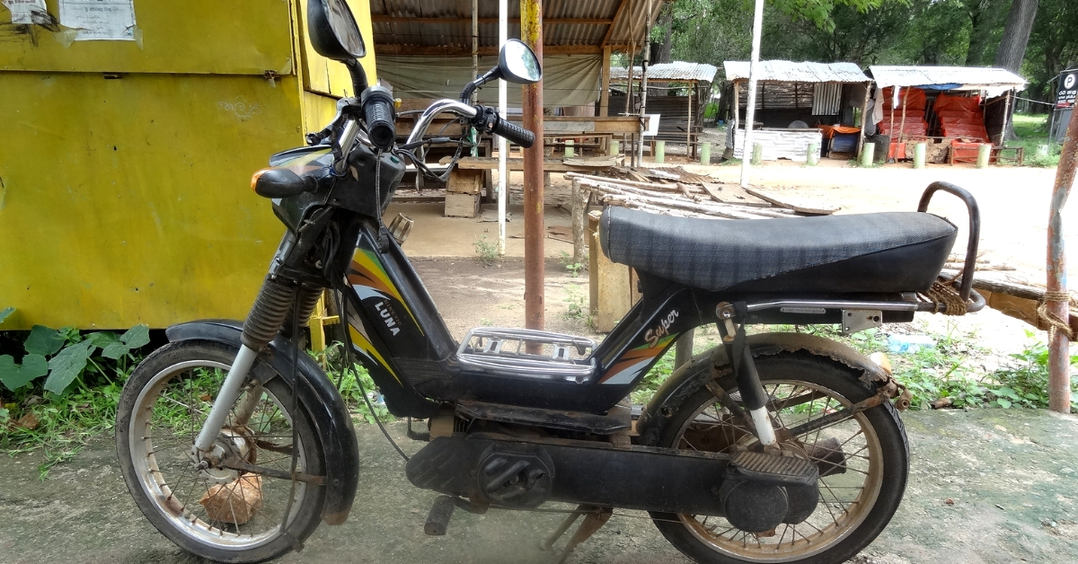 #IconsOfIndia: How India’s 1st Desi Moped Made the Common Man Go Luna-Tic!