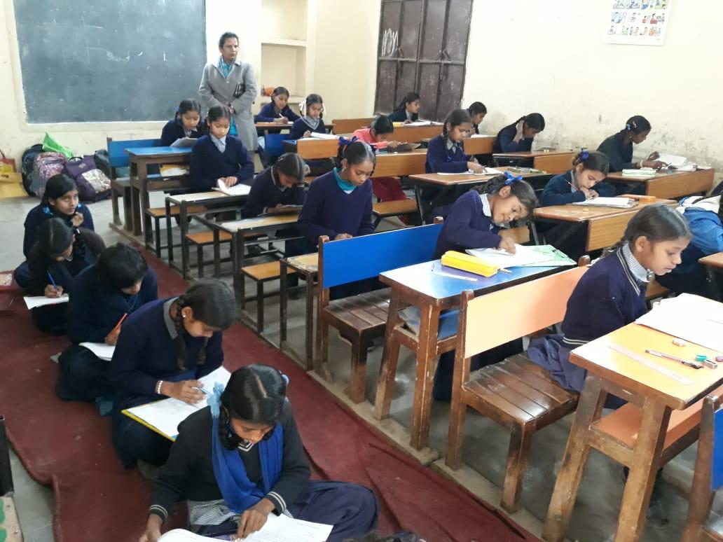 Students writing a Saksham Ghoshna exam. (Source: Samagra)