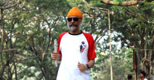 Facing Loss of Vision & Depression, Mumbai Man Now Climbs Mountains & Runs Marathons!