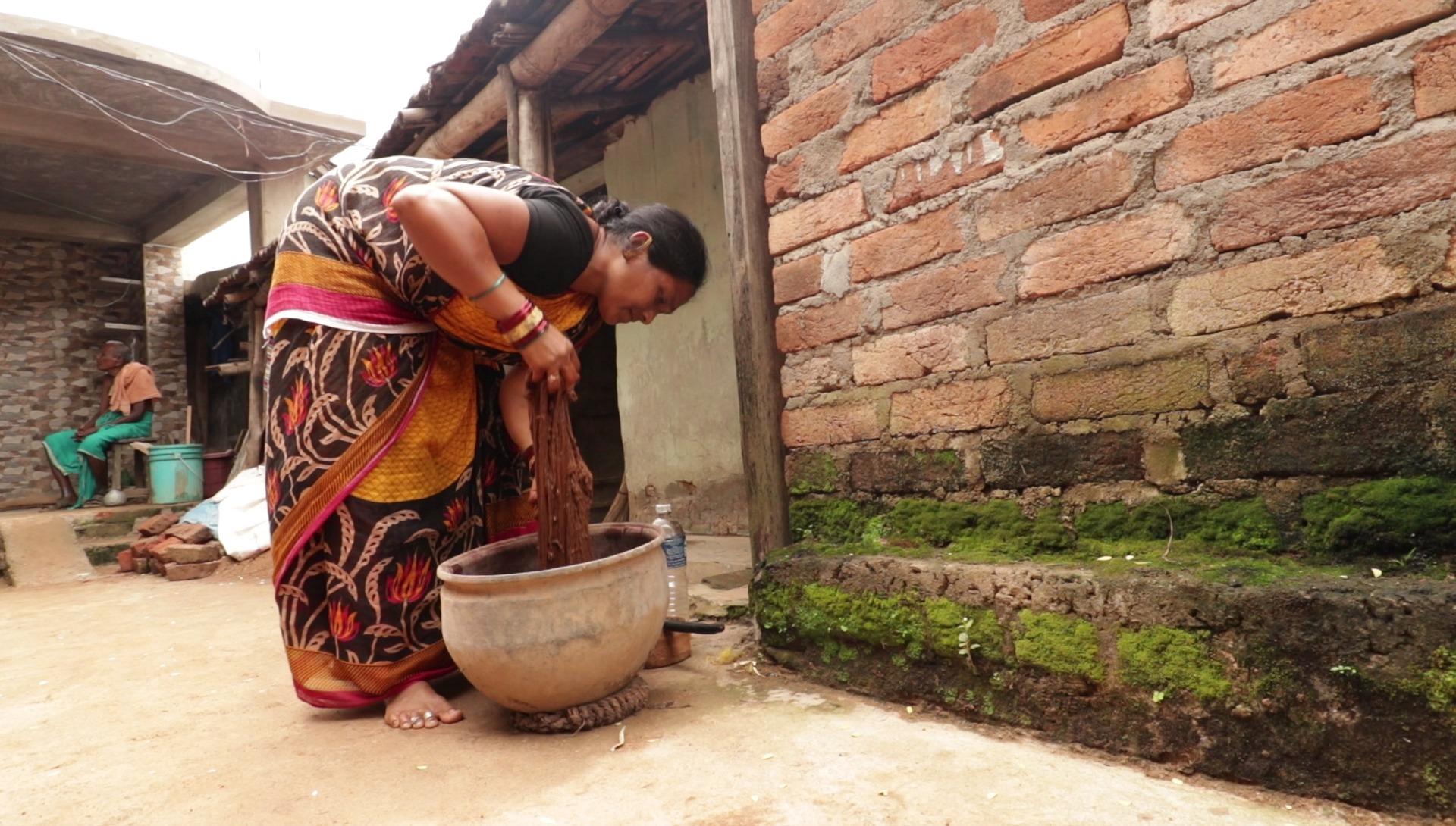 It's the women who undertake the natural dyeing process. (Source: Biswanath Rath)