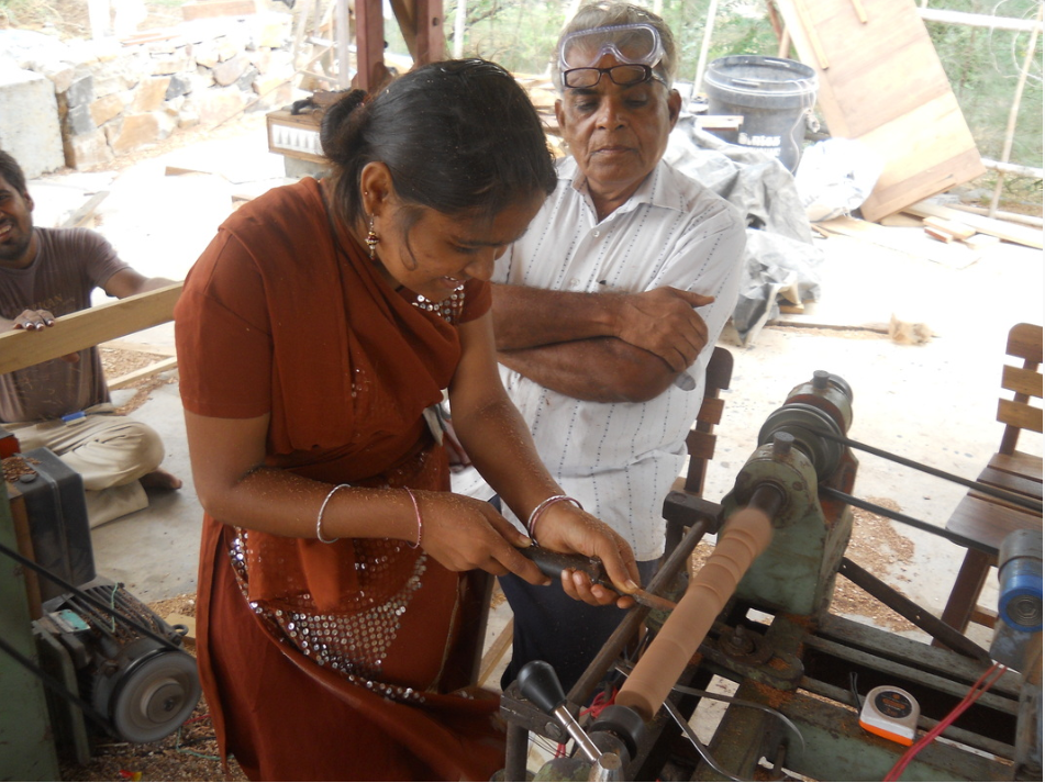 Training at the Karigarshala (Source: Hunnarshala Foundation)