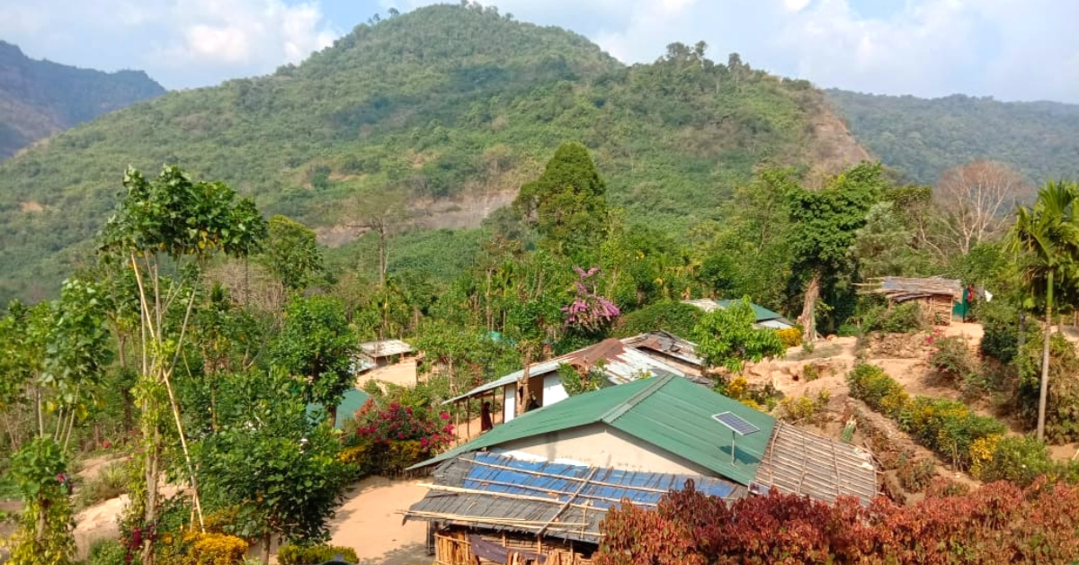 A Tea-Seller & a Teacher Set Up India’s Loneliest ‘Library In a Forest’ in Kerala