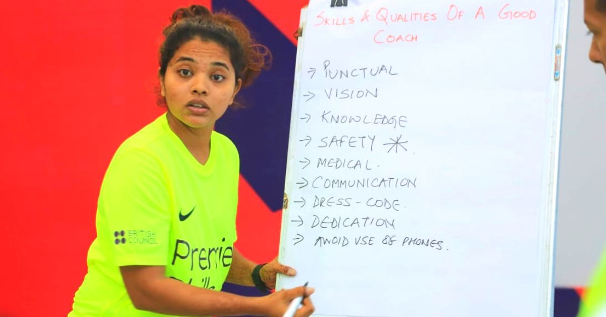 Undaunted by Taunts, Mumbai Lady Helps Little Girls Chase Their Football Dreams!