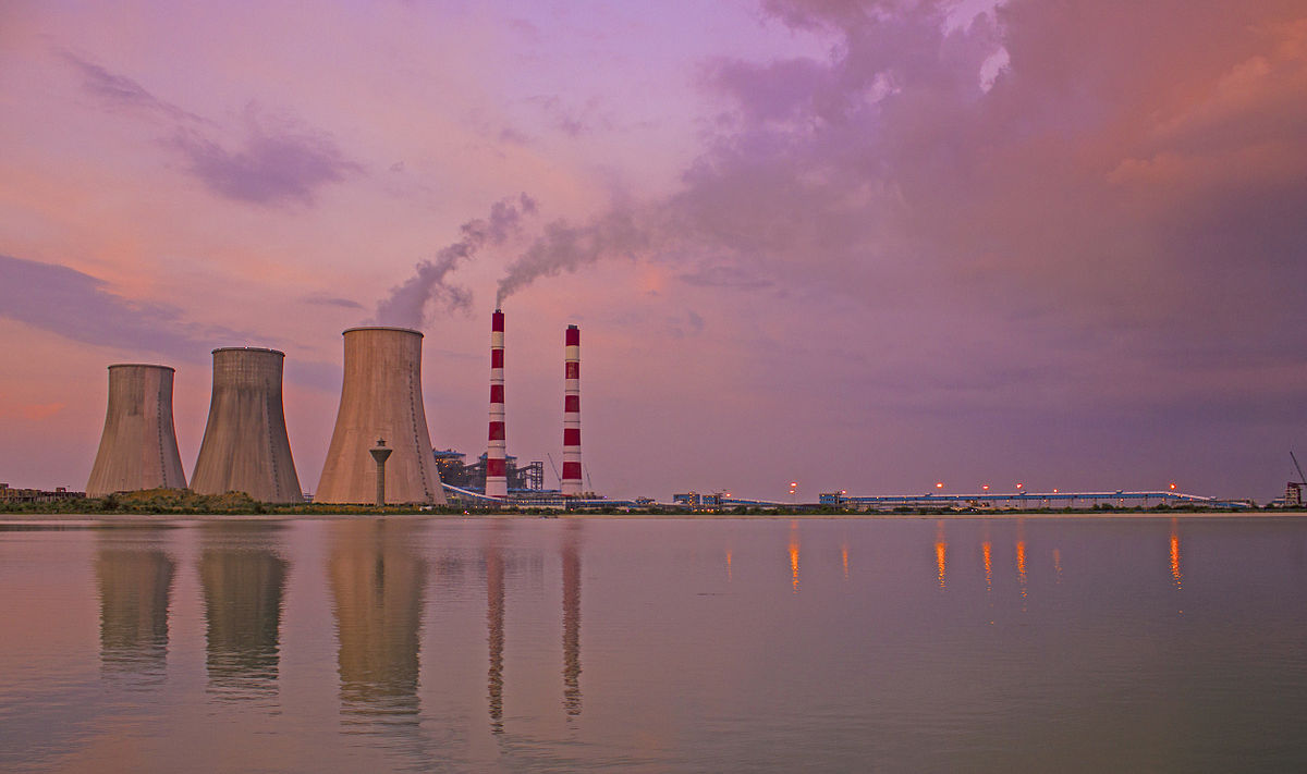 Thermal power plants are a major source of mercury. (Source: Wikimedia Commons)