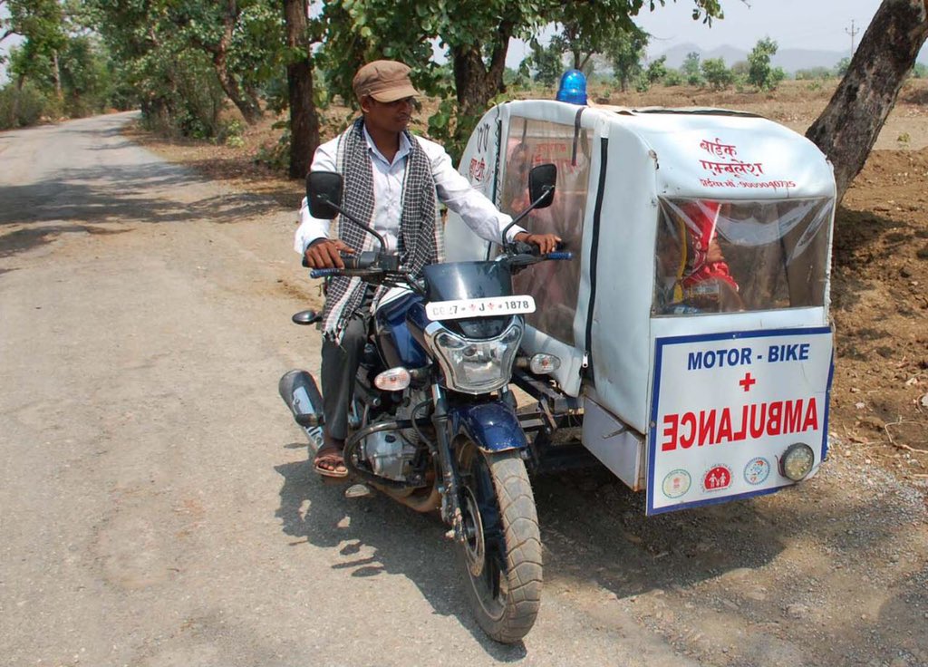 Motorbike ambulance (Source: Twitter/Awanish Sharan)