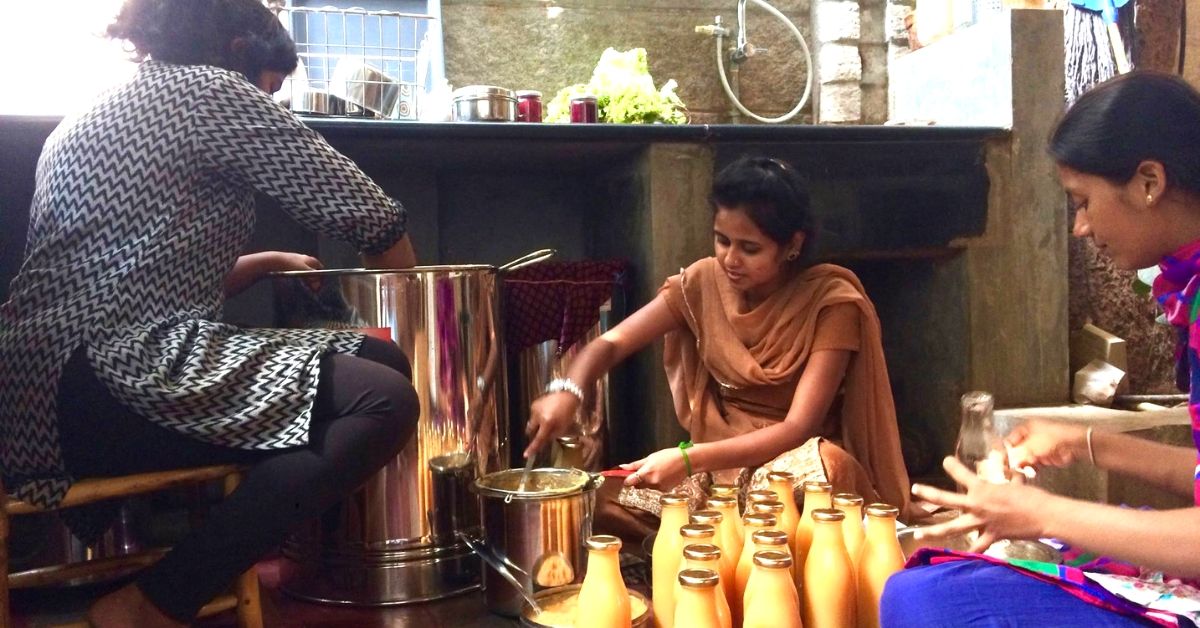 Saying No to Plastic: 6 Bengaluru Eateries That Ask Their Customers to BYOC!