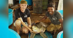 For 17 Years, This Chennai Fisherman Has Rescued Hundreds of Turtles from Trawlers!