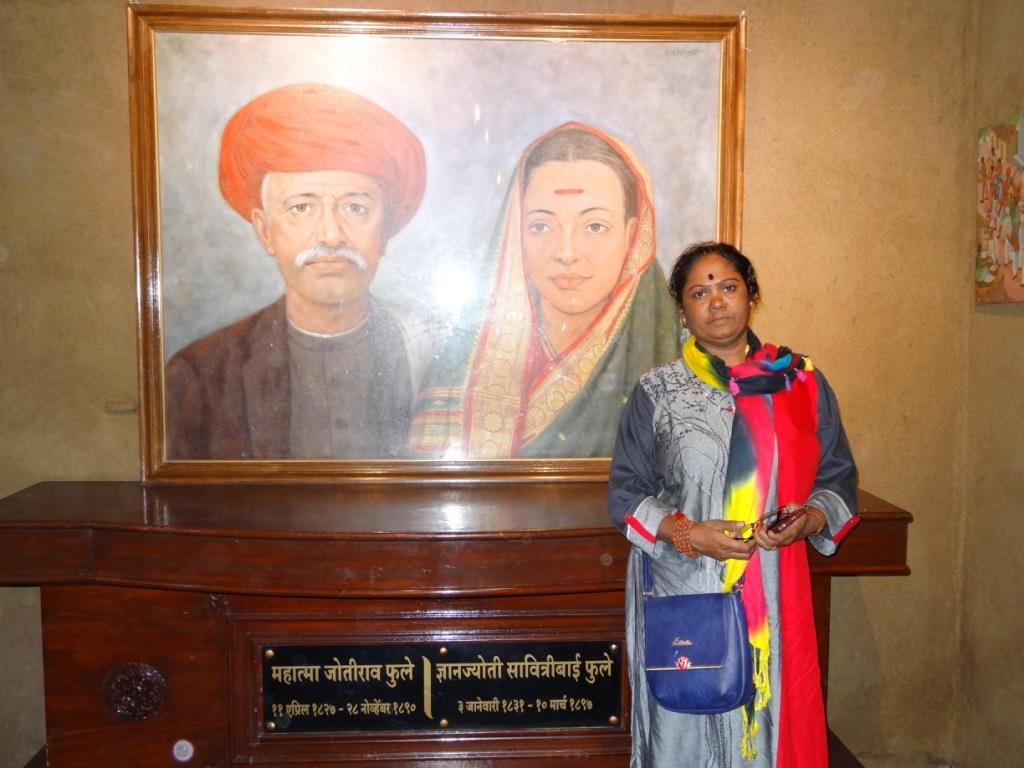 Standing before her heroes Jyotirao Phule and Savitribai Phule. Besides these legendary social reformers, Sunita also cites Dr BR Ambedkar as an icon, who has inspired her life.