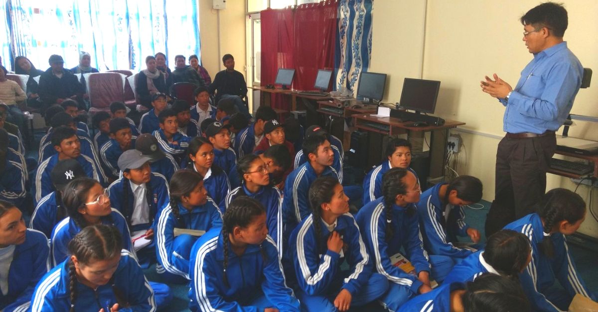 Ladakh’s First ISRO Scientist Helps 700+ Village Kids Study in India’s Best Colleges!