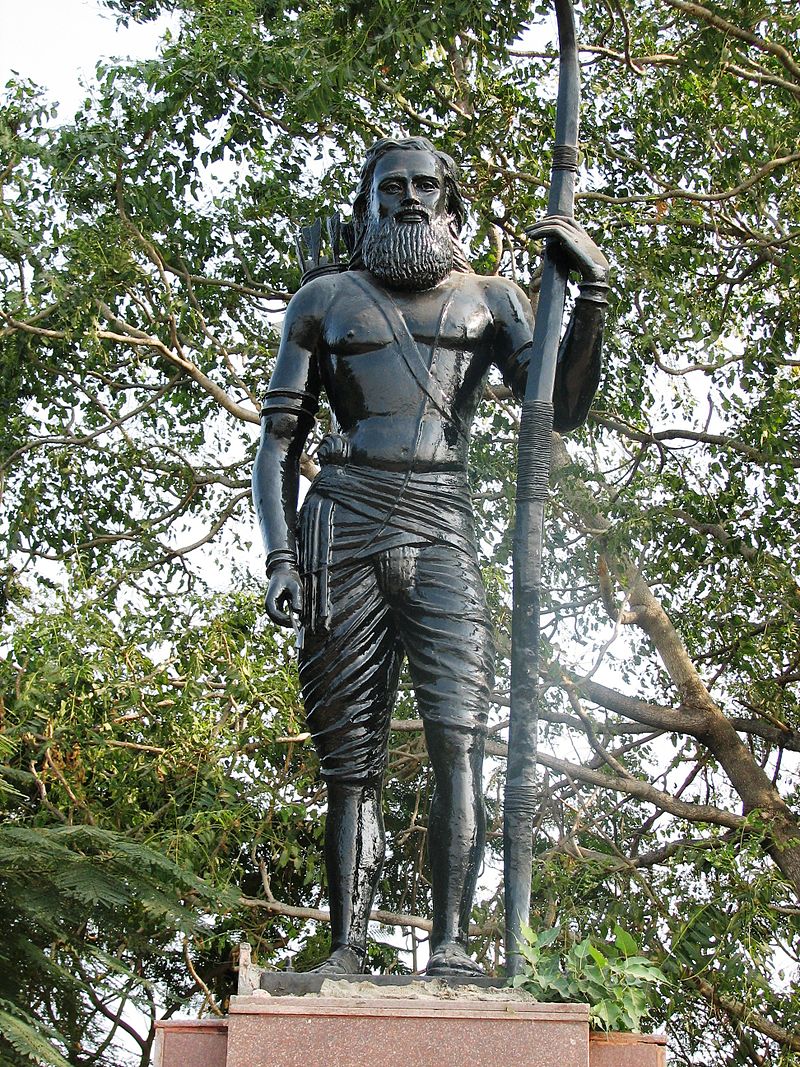 A statue of Alluri Sitarama Raju (Source: Wikimedia Commons)