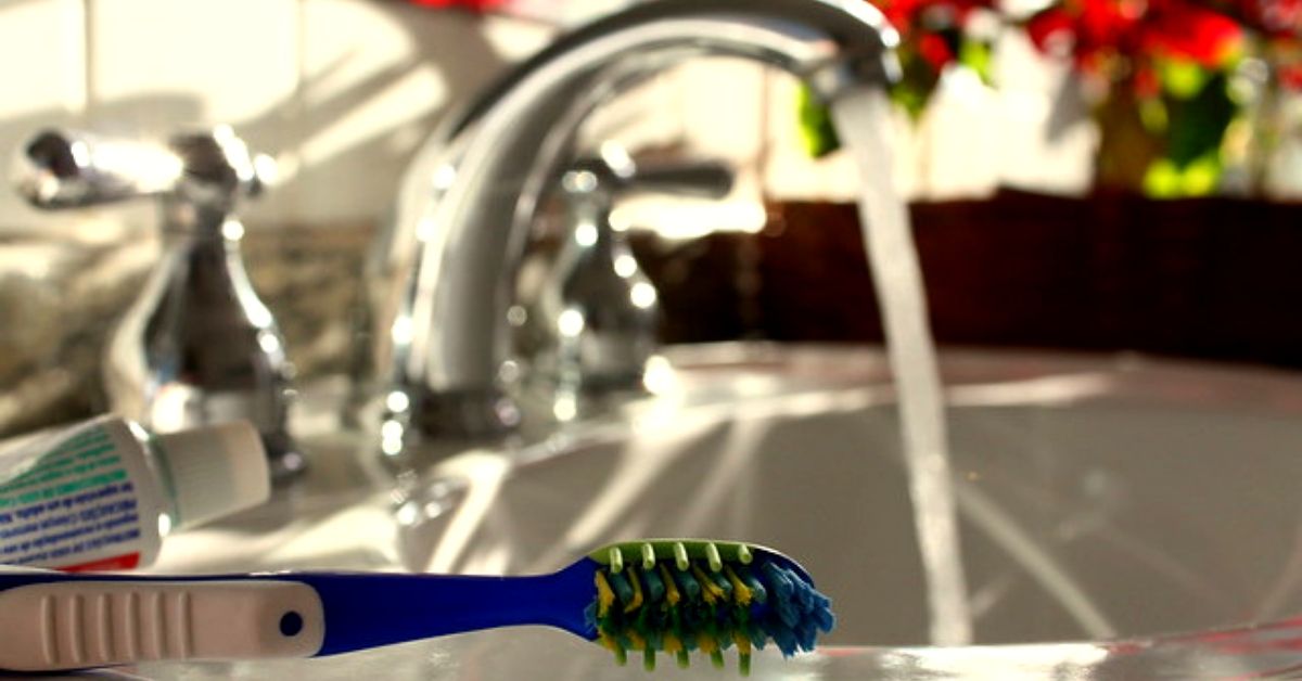 Saving Every Drop: 6 Easy & Smart Ways to Conserve Water in Your Bathroom!