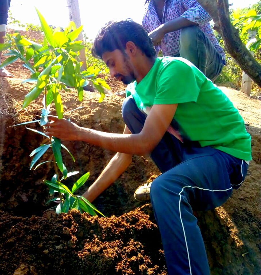 Karnataka school Dropout fight sand mafia save river forest hero India