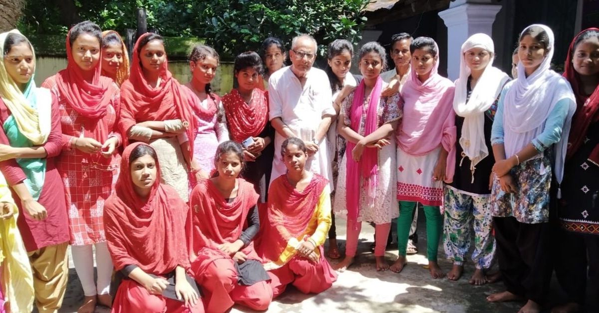 76 YO Bengal Teacher Charges Only Rs 2 in a Year to Teach 350+ Tribal Students