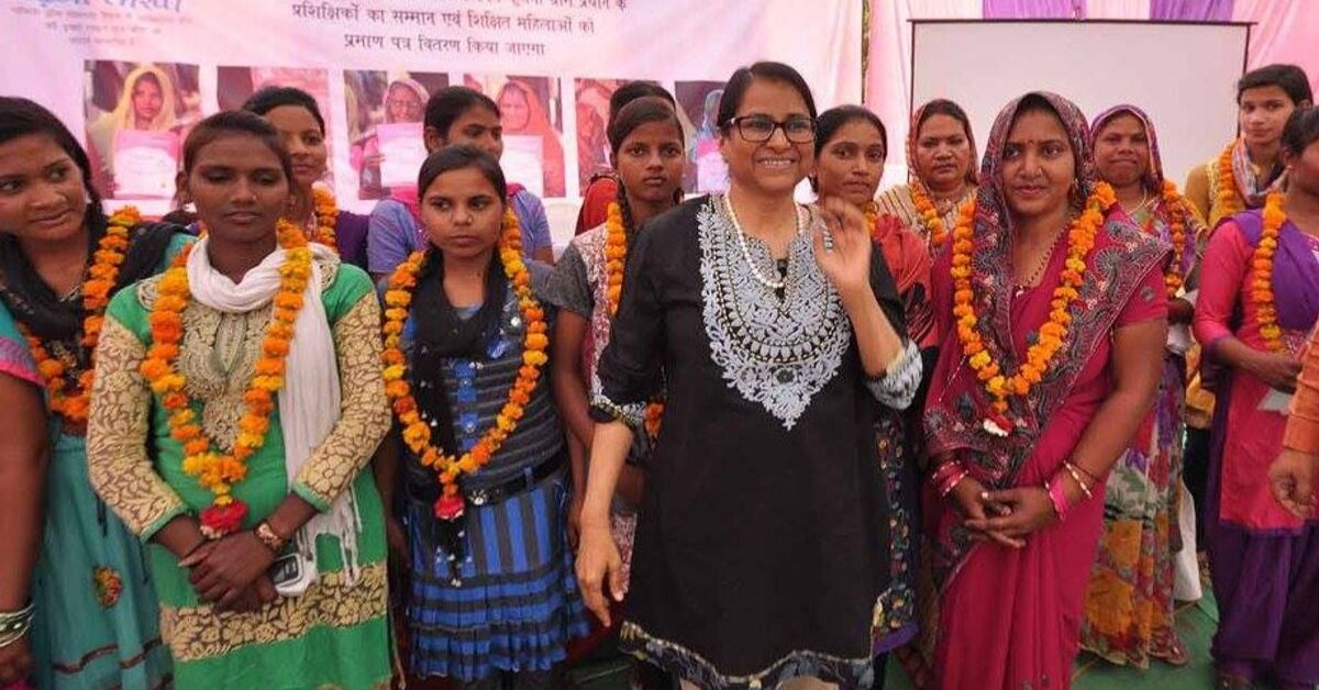 World Bank Economist Quits Job, Helps Educate 800+ Women At Just Rs 5 Per Head!