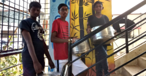 5 School Kids Collect 800+ Kgs of Food From Hostels, Deliver It To Orphanages!
