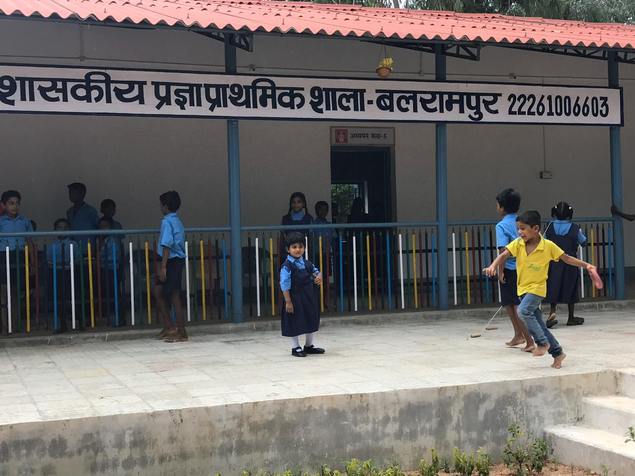 Young Vedika going to school in Balrampur district. (Source: Awanish Sharan)