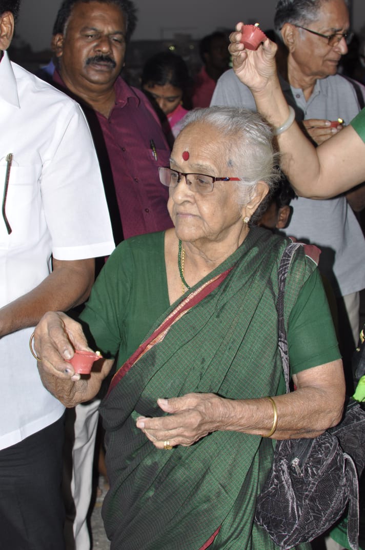 Kamakshi Paati