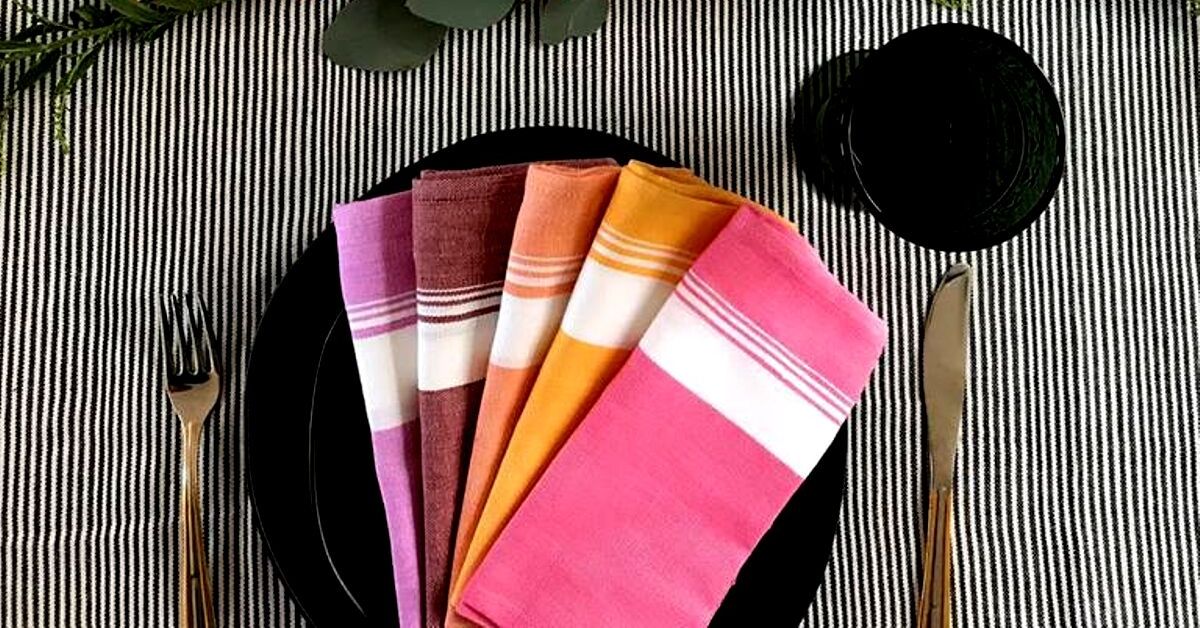 Mom-Daughter Duo Reimagine Kerala’s ‘Thorthu Towel’, Empower 500 Weavers!