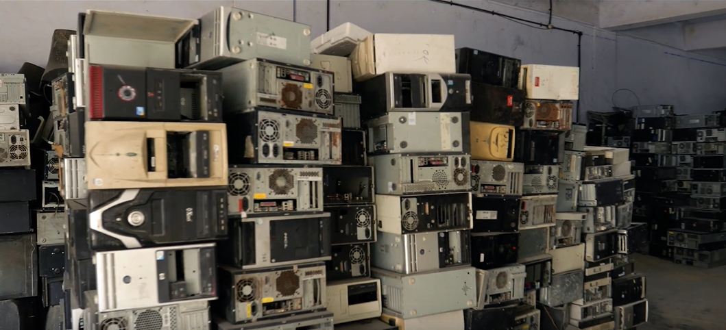 How do you formalise the collection of e-waste? (Source: Karo Sambhav)