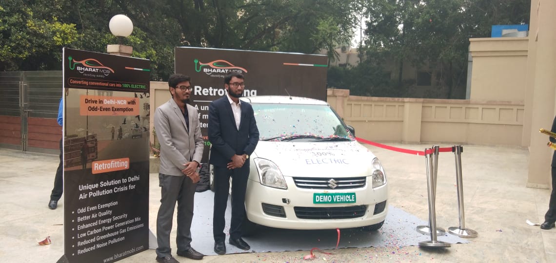 Akbar Baig and Ashhar Ahmed Shaikh with a vehicle converted to electric. (Source: BharatMobi)