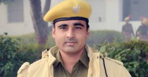 Once He Wished To Be a Teacher. Today Rajasthan Cop Teaches 500 Slum Kids for Free!