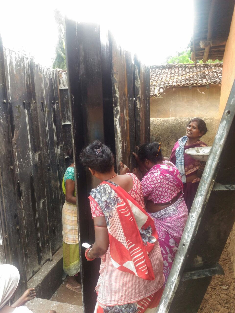 Women at work. (Source: AMMACHI Labs)