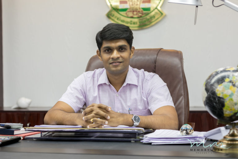 10 IAS Officers Whose Amazing Initiatives Made 2019 Better