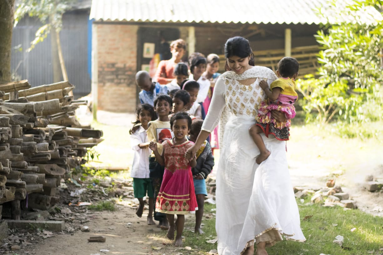 kolkata woman rescues street children drug addiction dendrite hero india jov30