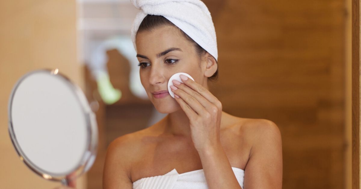 Be Natural: 7 Ways of Removing Make-Up Without Harsh Chemicals!