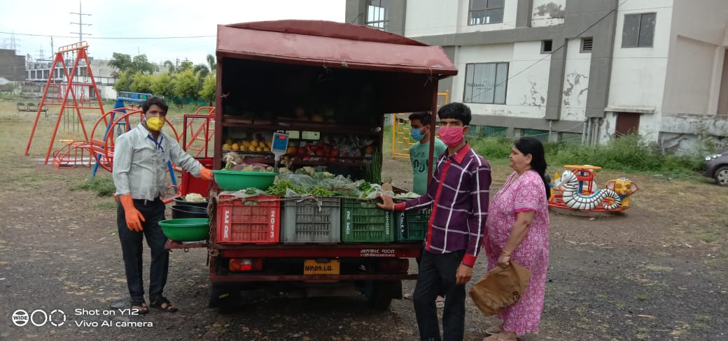 coronavirus covid19 lockdown india municipal corporation free home delivery vegetables groceries jov30