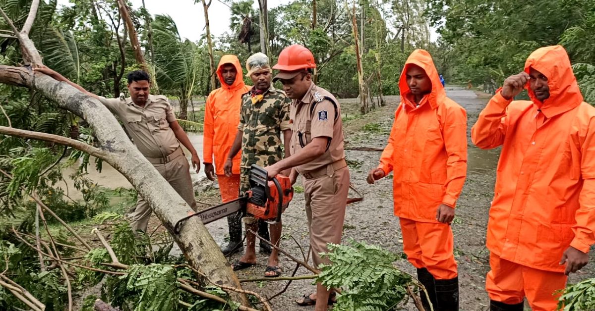 Odisha Firemen Brave Cyclone Amphan, Help Pregnant Woman Deliver In Their Vehicle