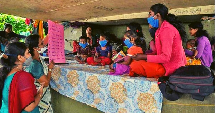 Kerala Teachers Ensure Even Kids Living Under a Bridge Learn, Despite Lockdown