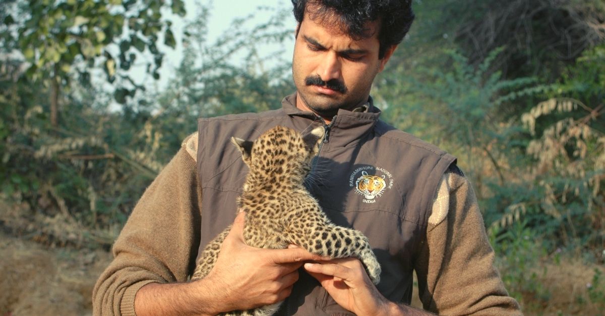 Rajasthan Man Rode Over 1,200 Km to Save Endangered Vultures & Tigers!