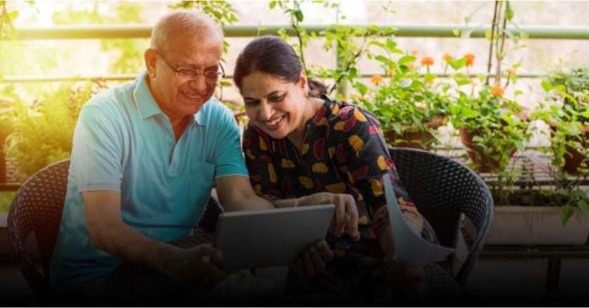 Bengaluru Sisters Are Making the Elderly Tech-Savvy For Just Rs 150 Per Class