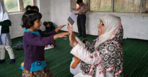 Using Junk & Scrap, Award-Winning Kashmiri Teacher Helps Poor Kids Learn Creatively