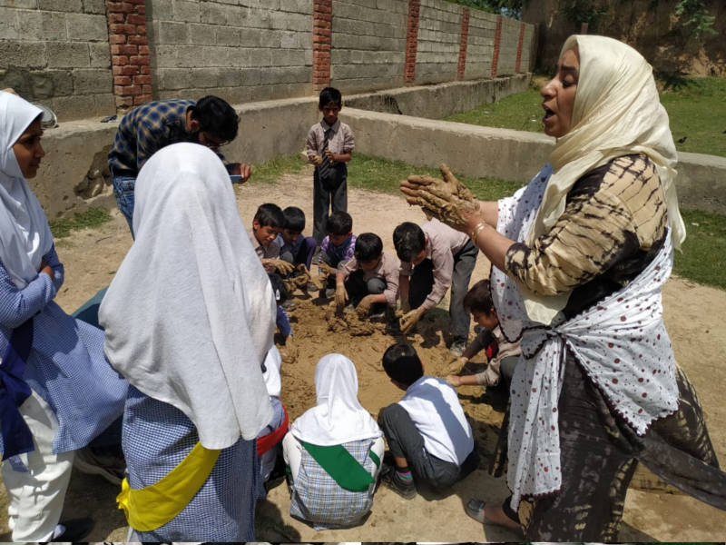 Using Junk & Seeds, Award-Winning Teacher Redefines Creative Education in Kashmir