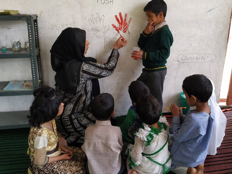 Using Junk & Seeds, Award-Winning Teacher Redefines Creative Education in Kashmir