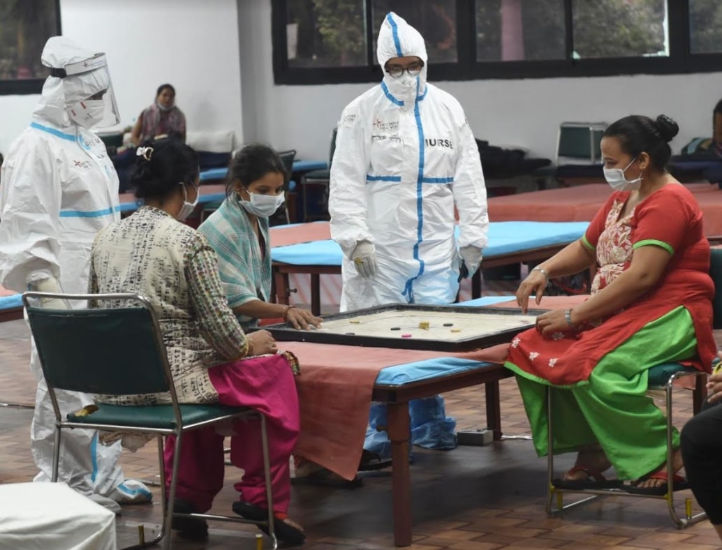 Doctors Sets Up Makeshift COVID-19 Hospitals That Treat Thousands for Free