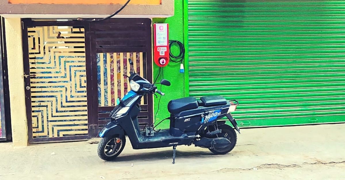 Bengaluru Startup’s ‘Charzer’ Lets Electric Bikes Charge in Stores For Rs 25/Hour