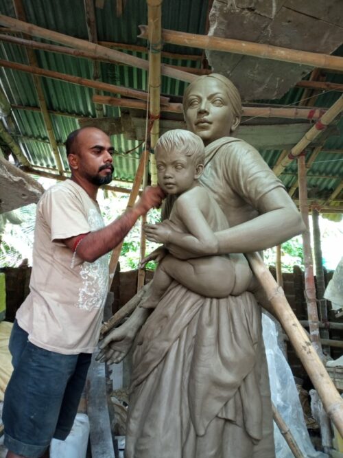 Kolkata Pandal Honours Migrant Mothers On Durga Puja Wins The Internet