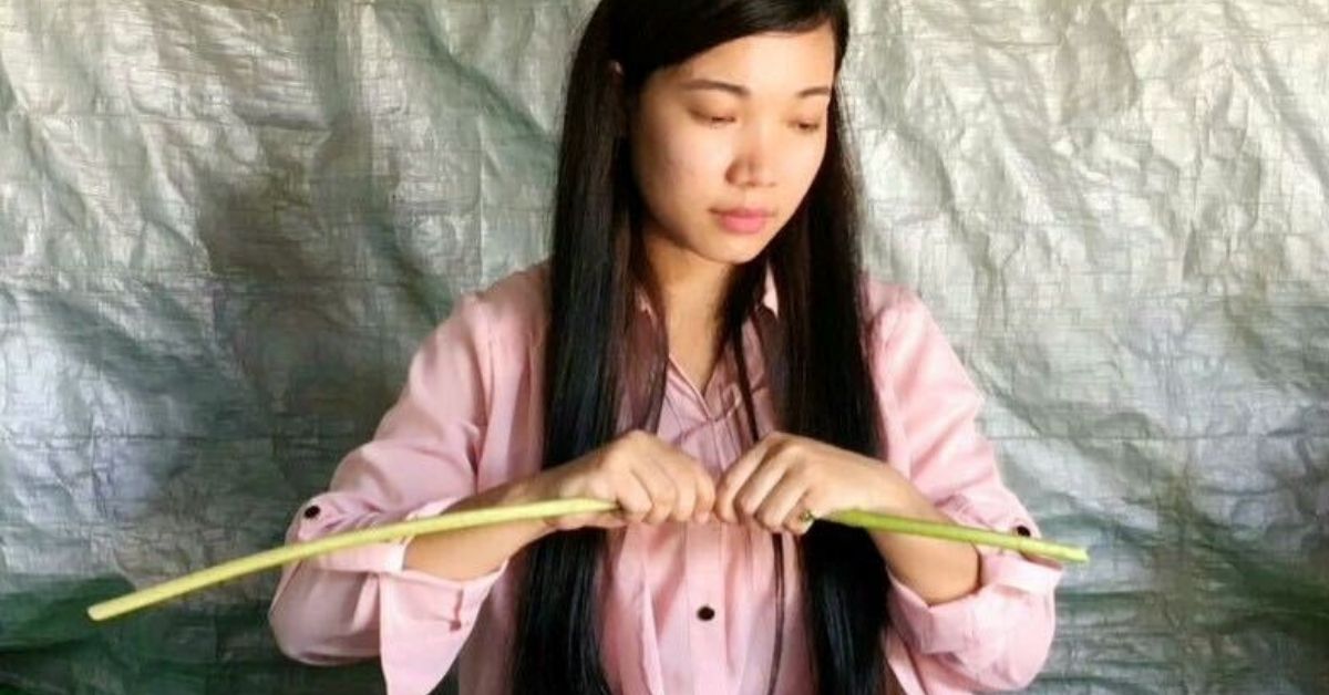 Manipur Woman Masters Rare Skill of Extracting Lotus Fibre to Weave Unique Scarves