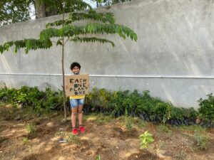 7-YO Environmentalist Helps Plant 13000 Trees, Aims to plant 1 Lakh Saplings