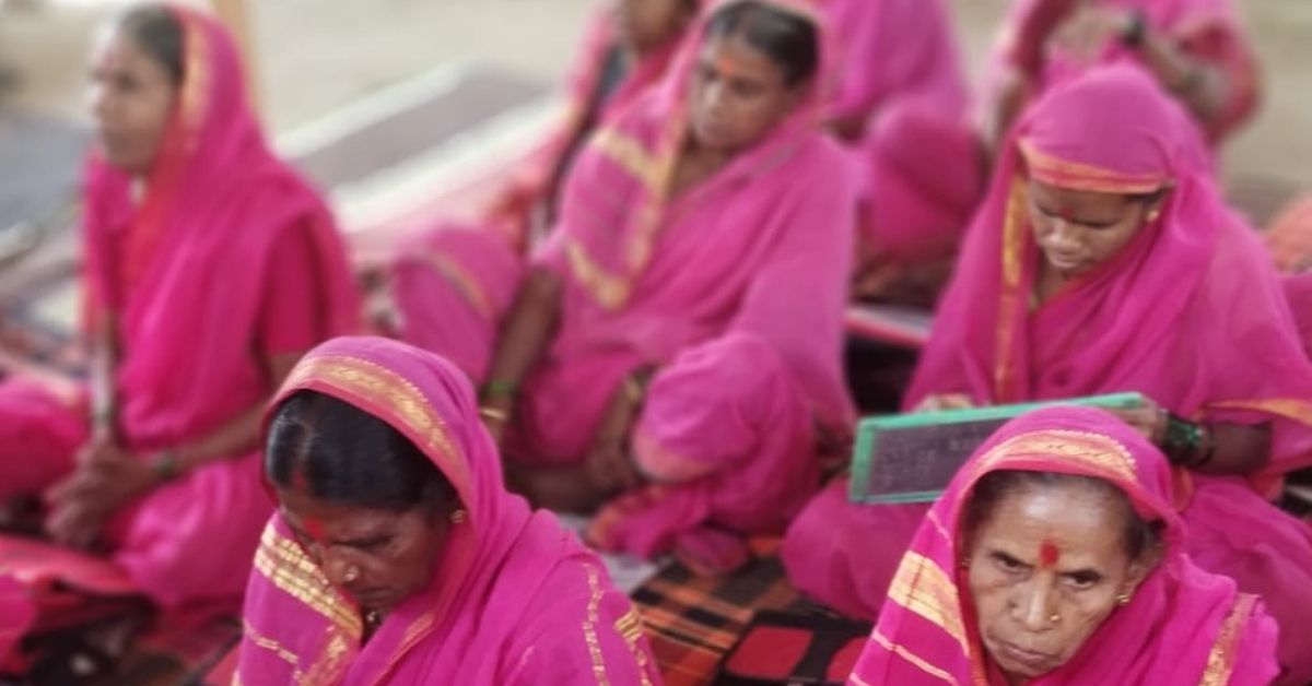 Maharashtra Teacher Runs a School Only For Grandmas, Uniformed in Pink Sarees