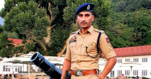 Kashmir Cop Turns COVID Warrior, Helps 1,000 Households Despite No Cash Donations