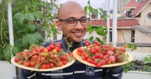 How to Grow 63 Varieties of Vegetables on Your Terrace Using a Few Buckets & Fish