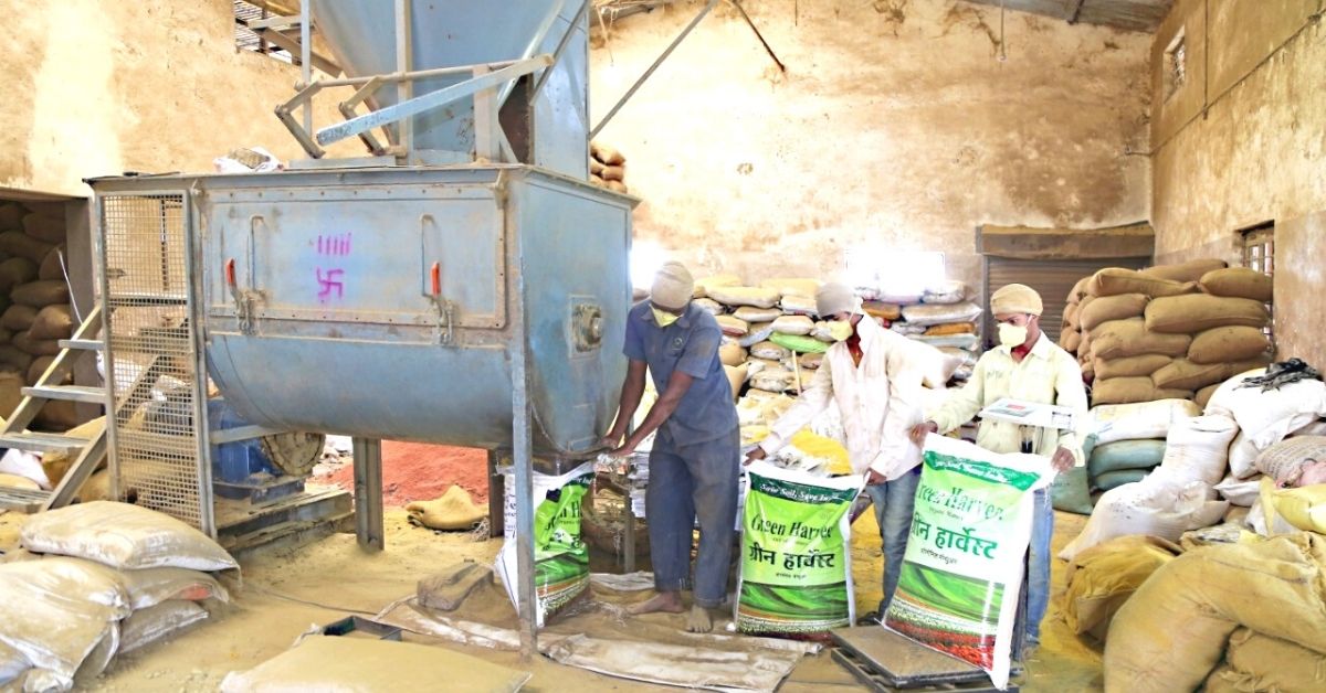 El fertilizante orgánico del hombre de Maharashtra reduce el uso de agua en un 25%, gana Rs 10 crore / año
